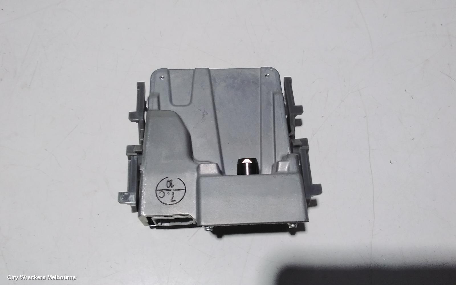 TOYOTA HIACE REVERSE CAMERA, FRONT CAMERA, 300 SERIES, 04/2019 ONWARDS