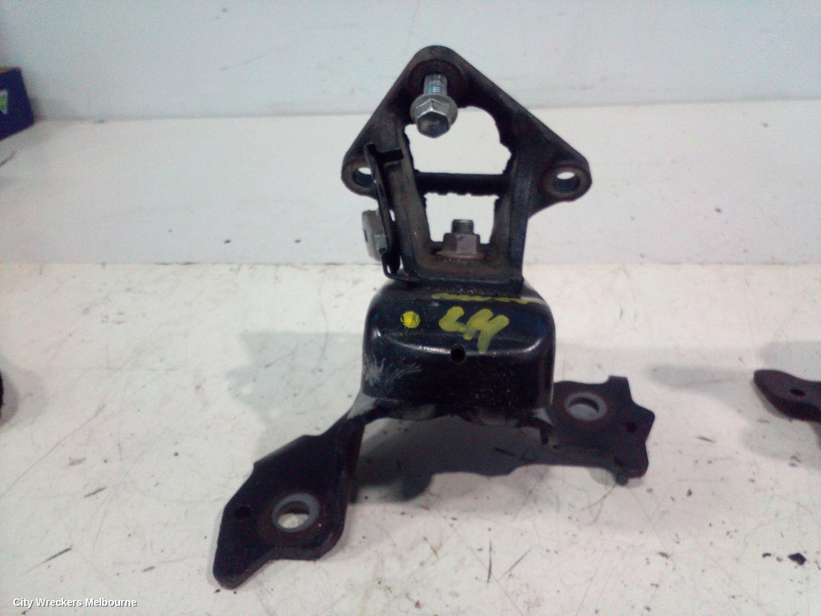 TOYOTA HIACE MOUNT, 300 SERIES, 02/2019 ONWARDS