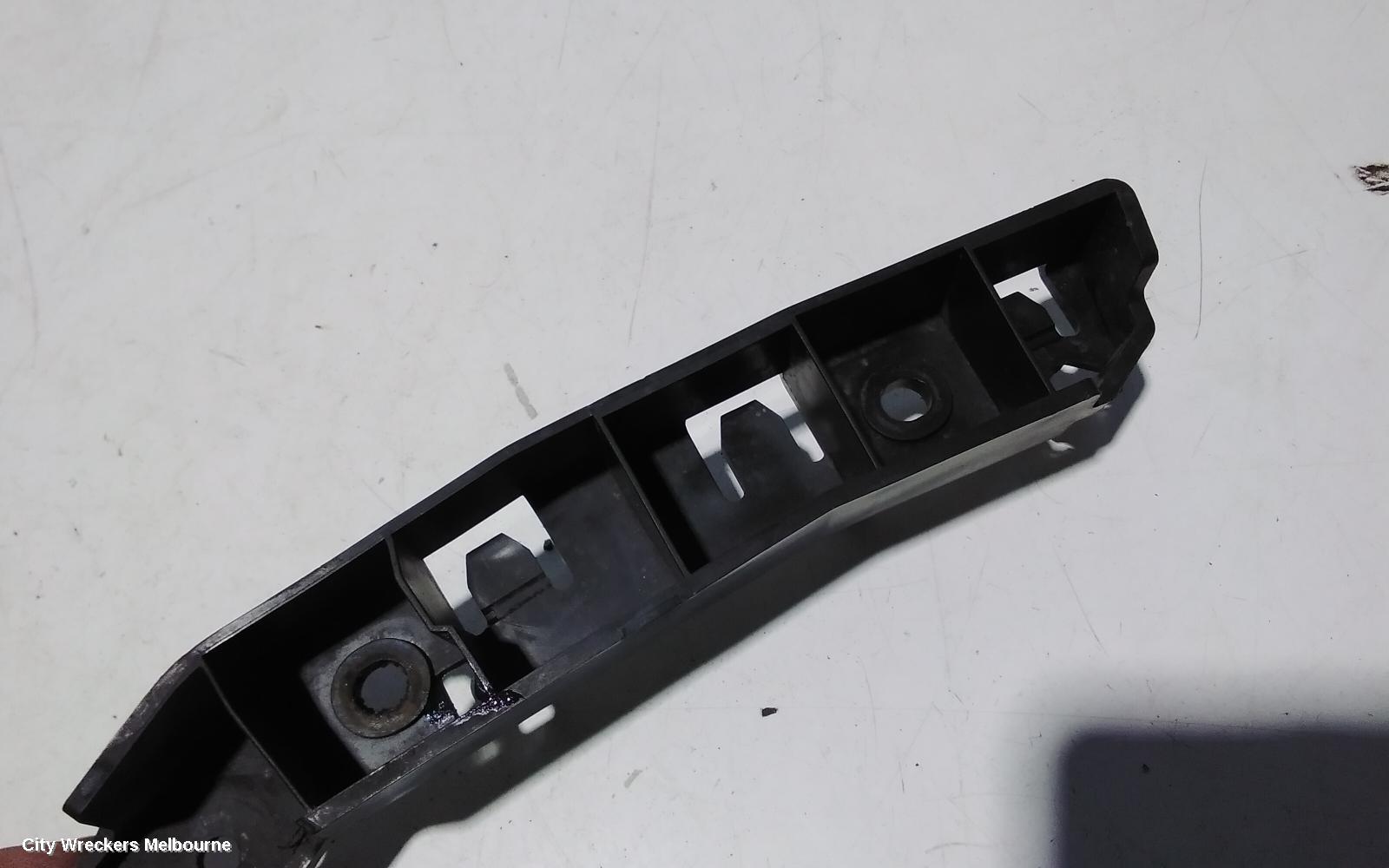 FORD FOCUS, LW 05/2011 - 08/2015, RHF BAR SLIDER: 91737