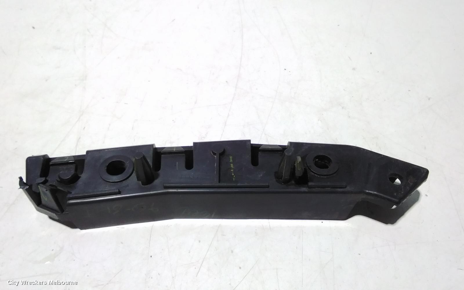 FORD FOCUS, LW 05/2011 - 08/2015, RHF BAR SLIDER: 91737