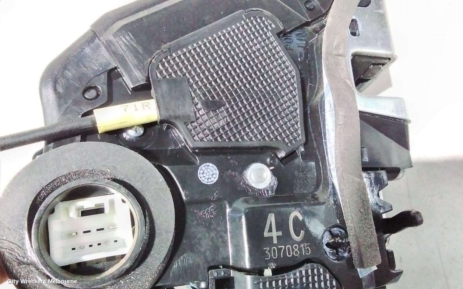 TOYOTA KLUGER DOOR/BOOT/GATE LOCK, RIGHT REAR DOOR LOCK, GSU40-GSU45, 07/2010 - 02/2014