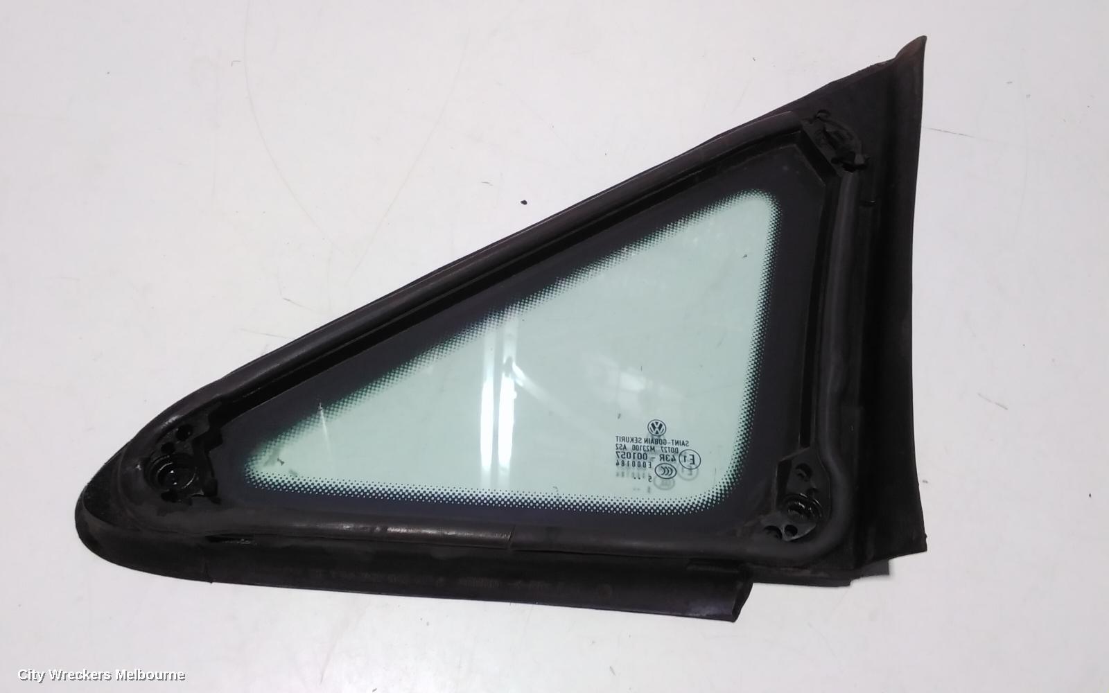 VOLKSWAGEN CADDY RIGHT FRONT 1/4 DOOR GLASS, 2K, IN BODY, 12/2004 - 06/2015