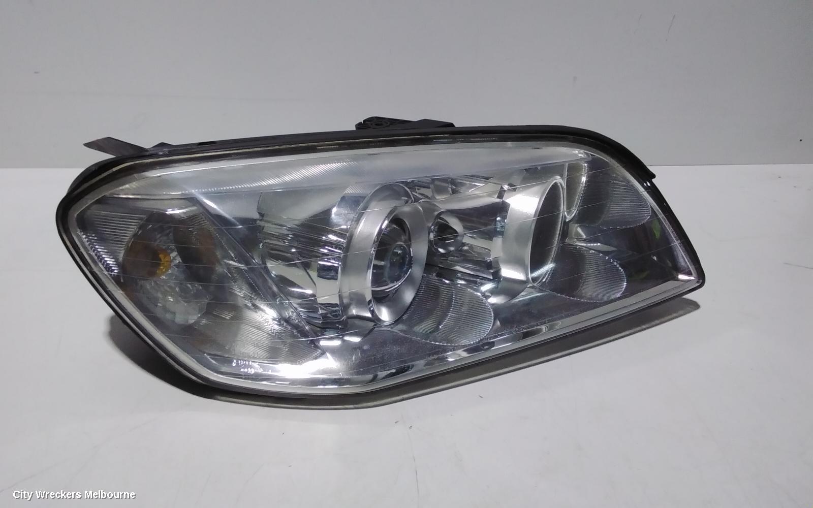 HOLDEN CAPTIVA RIGHT HEADLAMP, CG, CX/LX/SX/CAPTIVA 7 (4TH VIN = C), CHROME INNER TYPE, 09/2006 - 02/2011