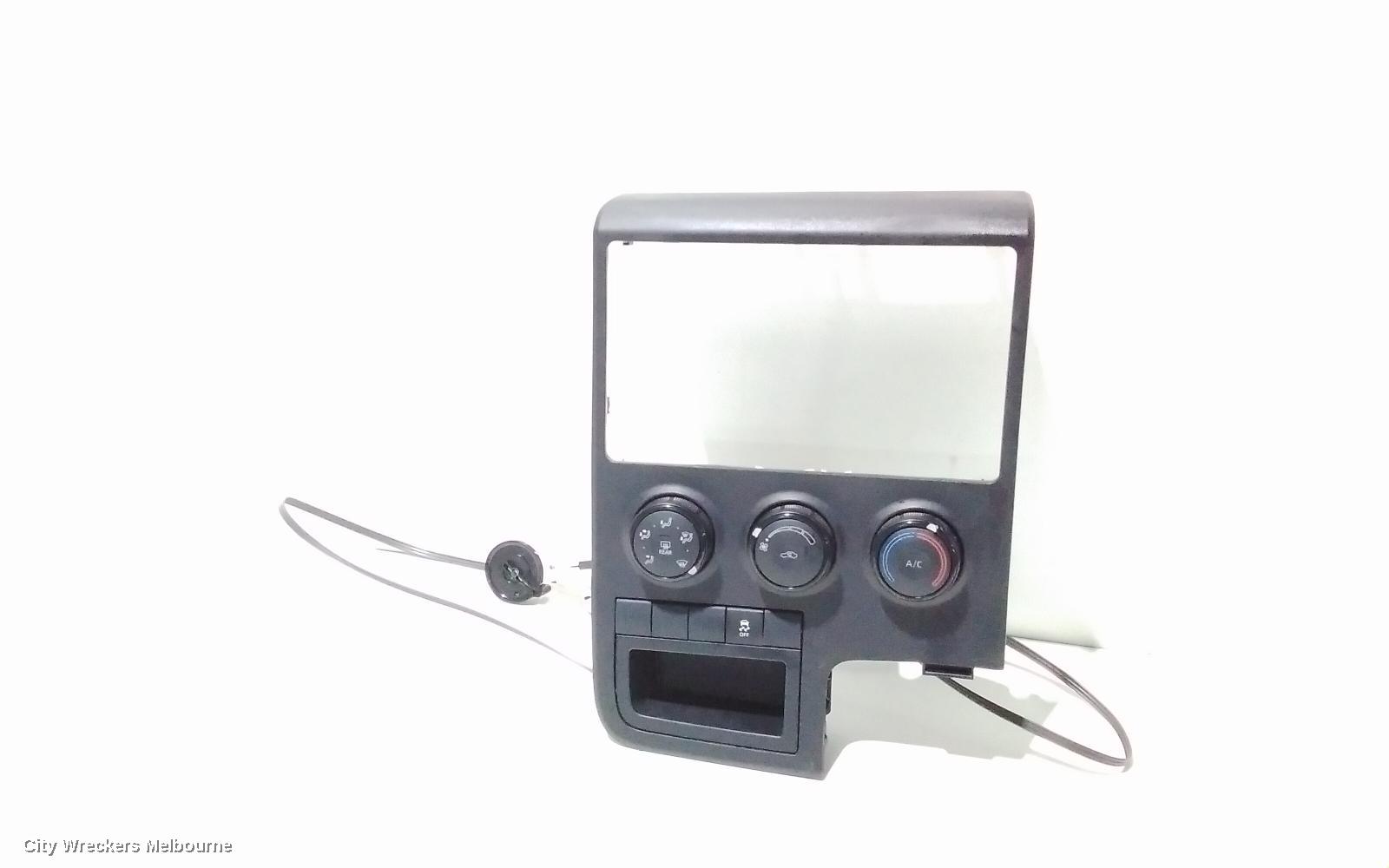 TOYOTA HIACE HEATER/AC CONTROLS, STANDARD TYPE, 300 SERIES, 04/2019 ONWARDS