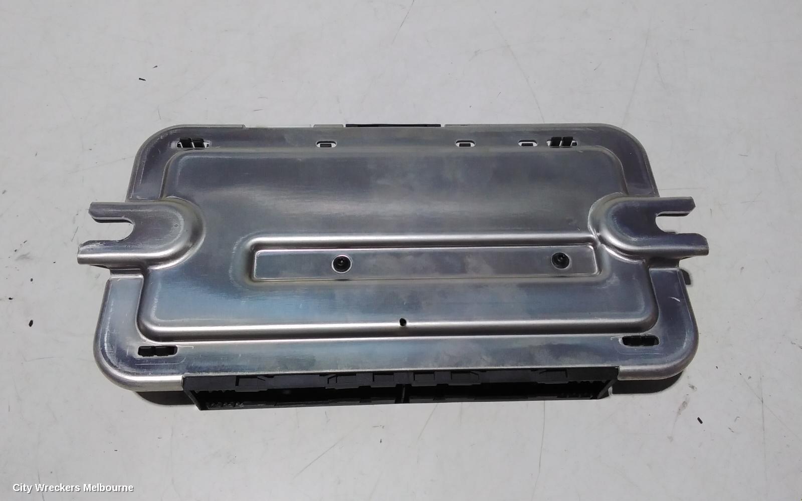BMW 5 SERIES ECU, FOOTWELL MODULE, F07/F10/F11, 02/2010 - 10/2017