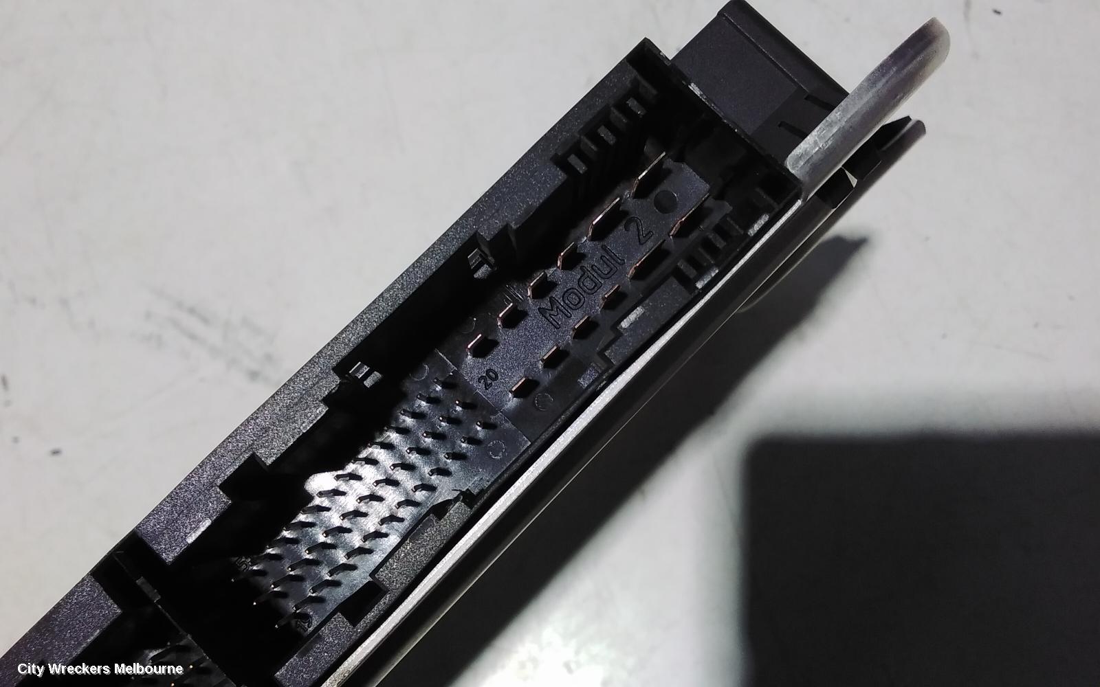 BMW 5 SERIES ECU, FOOTWELL MODULE, F07/F10/F11, 02/2010 - 10/2017