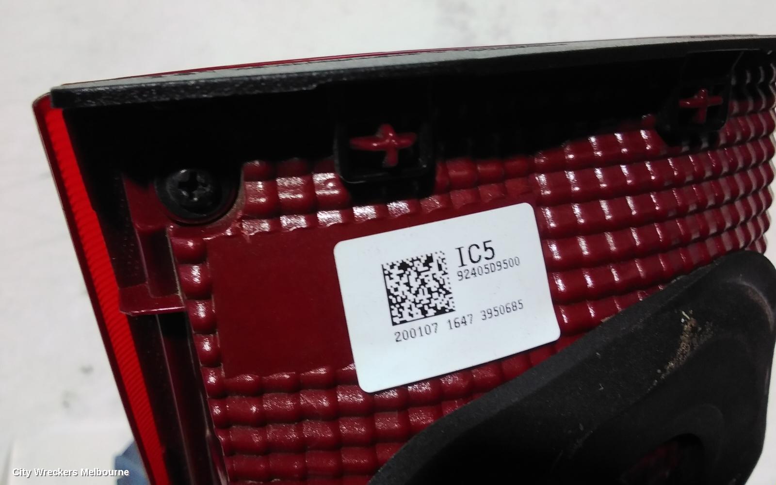 KIA SPORTAGE REAR GARNISH, TAILGATE LAMP (LH SIDE), SI PREMIUM/SI, QL, 07/2018 - 08/2021