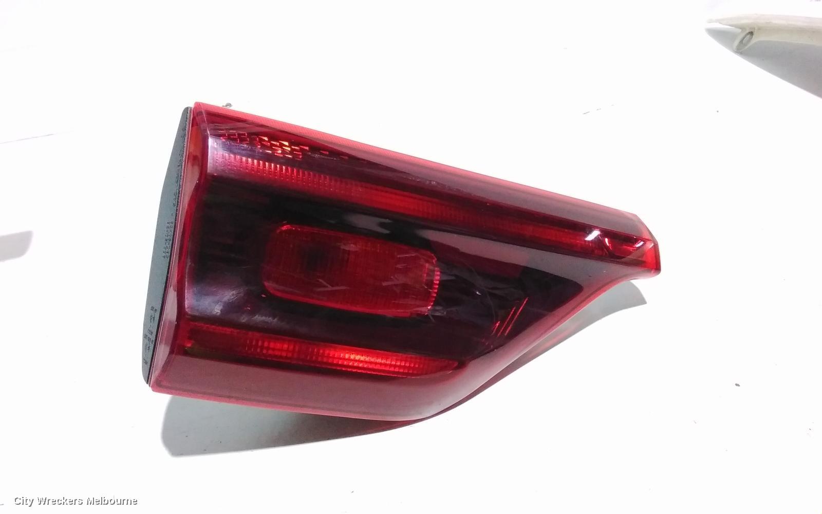 KIA SPORTAGE REAR GARNISH, TAILGATE LAMP (LH SIDE), SI PREMIUM/SI, QL, 07/2018 - 08/2021