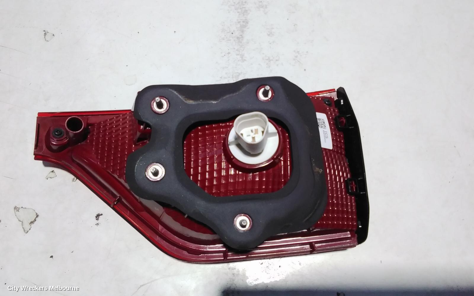 KIA SPORTAGE REAR GARNISH, TAILGATE LAMP (LH SIDE), SI PREMIUM/SI, QL, 07/2018 - 08/2021