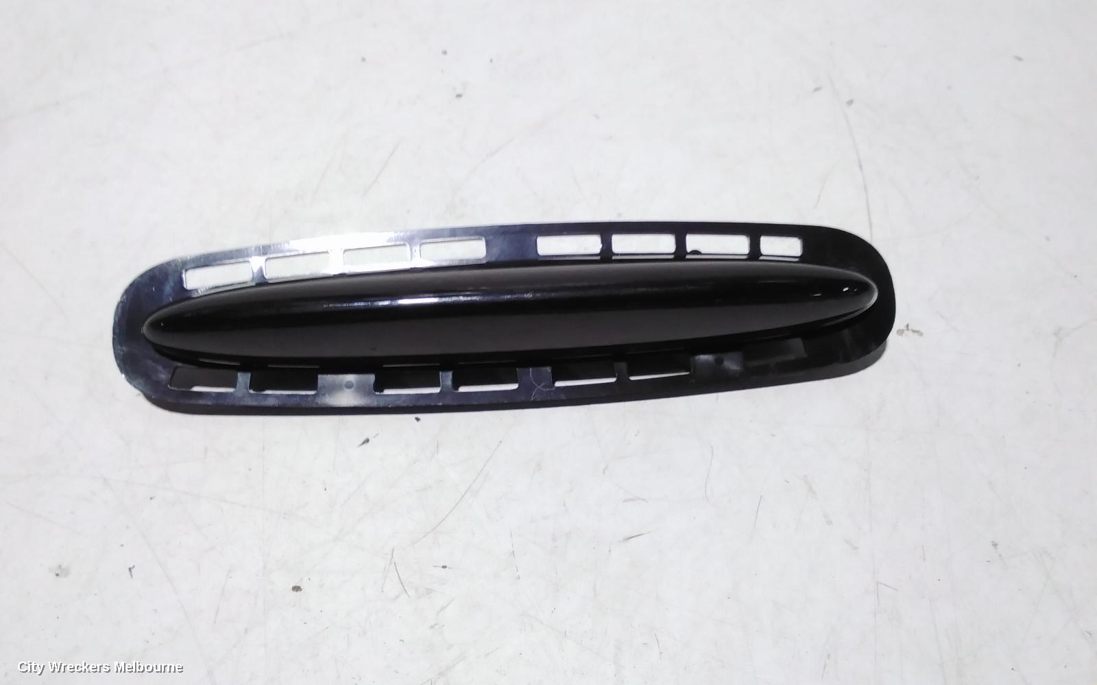CHRYSLER 300C HIGH LEVEL STOPLIGHT, 11/2005 - 12/2011