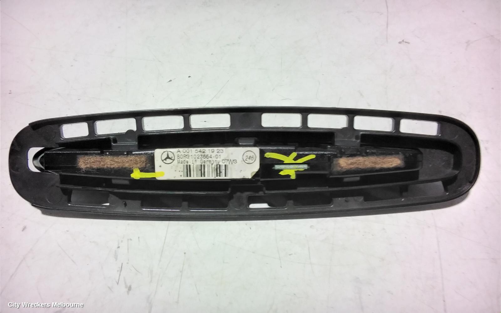CHRYSLER 300C HIGH LEVEL STOPLIGHT, 11/2005 - 12/2011