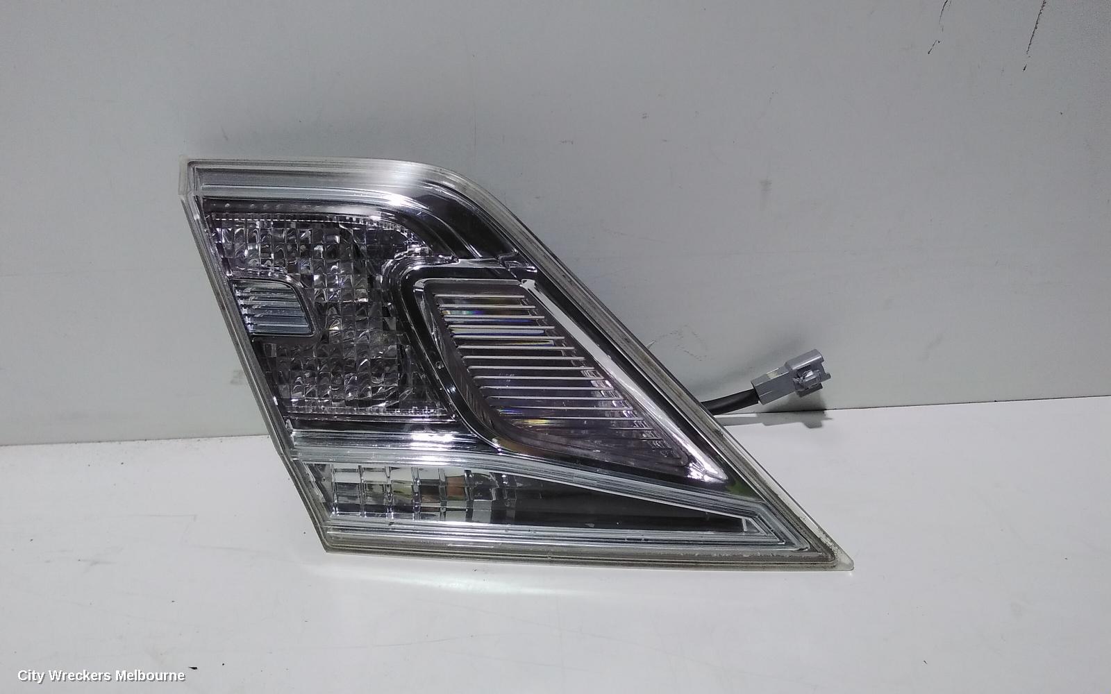 TOYOTA AURION REAR GARNISH, BOOTLID LAMP (LH SIDE), SPORTIVO/TOURING/WHITE, GSV40R, 09/2009 - 03/2012