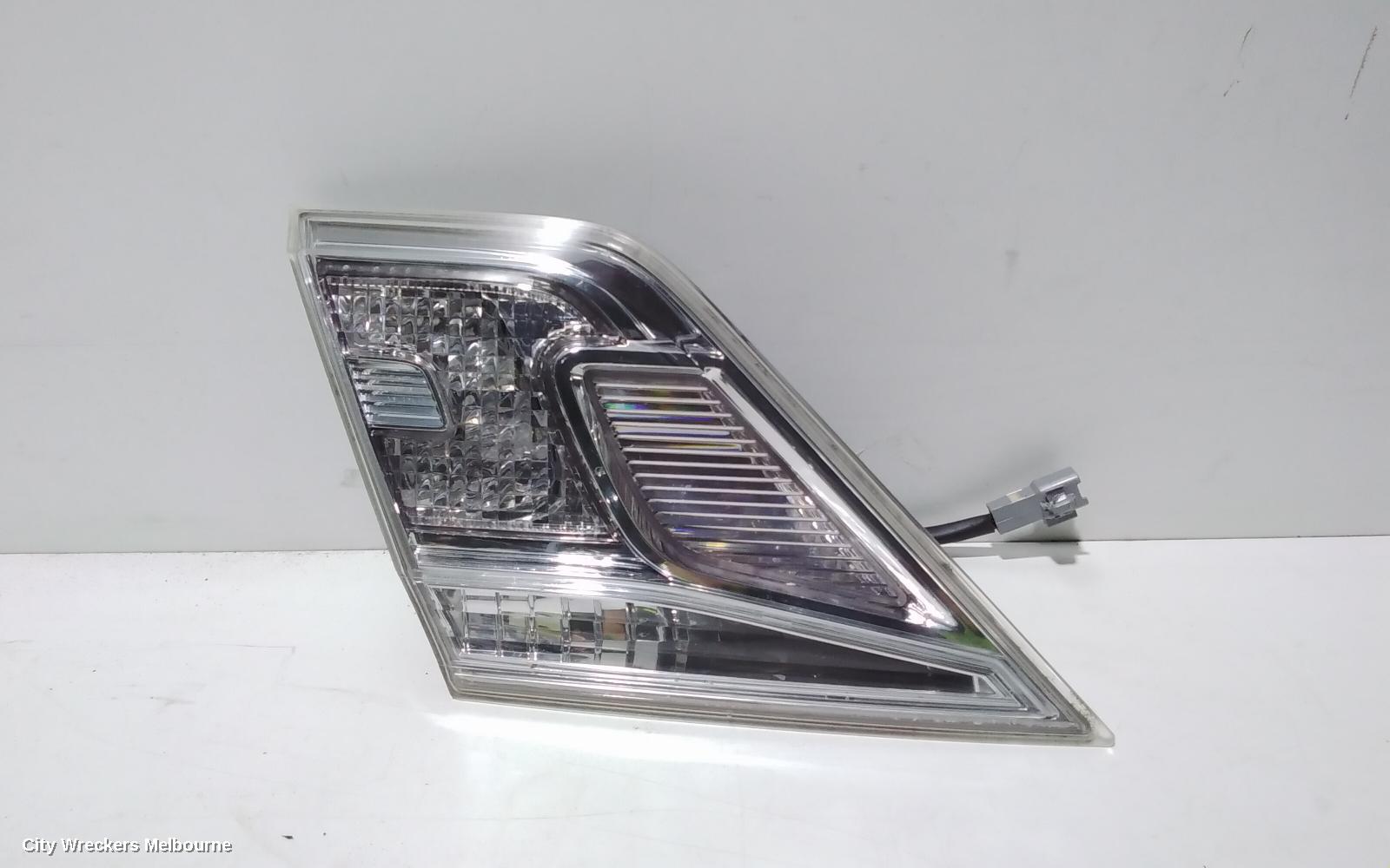 TOYOTA AURION REAR GARNISH, BOOTLID LAMP (LH SIDE), SPORTIVO/TOURING/WHITE, GSV40R, 09/2009 - 03/2012