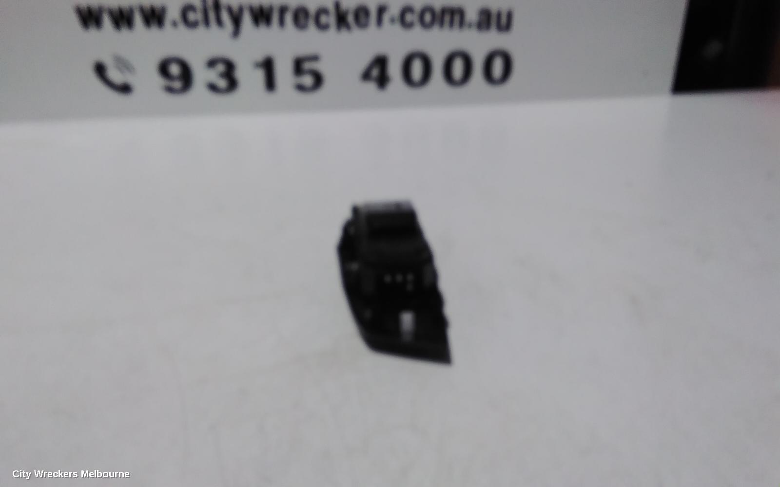 HONDA ACCORD PWR DR WIND SWITCH, RH FRONT (MASTER SWITCH), 8TH GEN, EURO (VIN JHMCU), LUXURY, 07/2011 ONWARDS