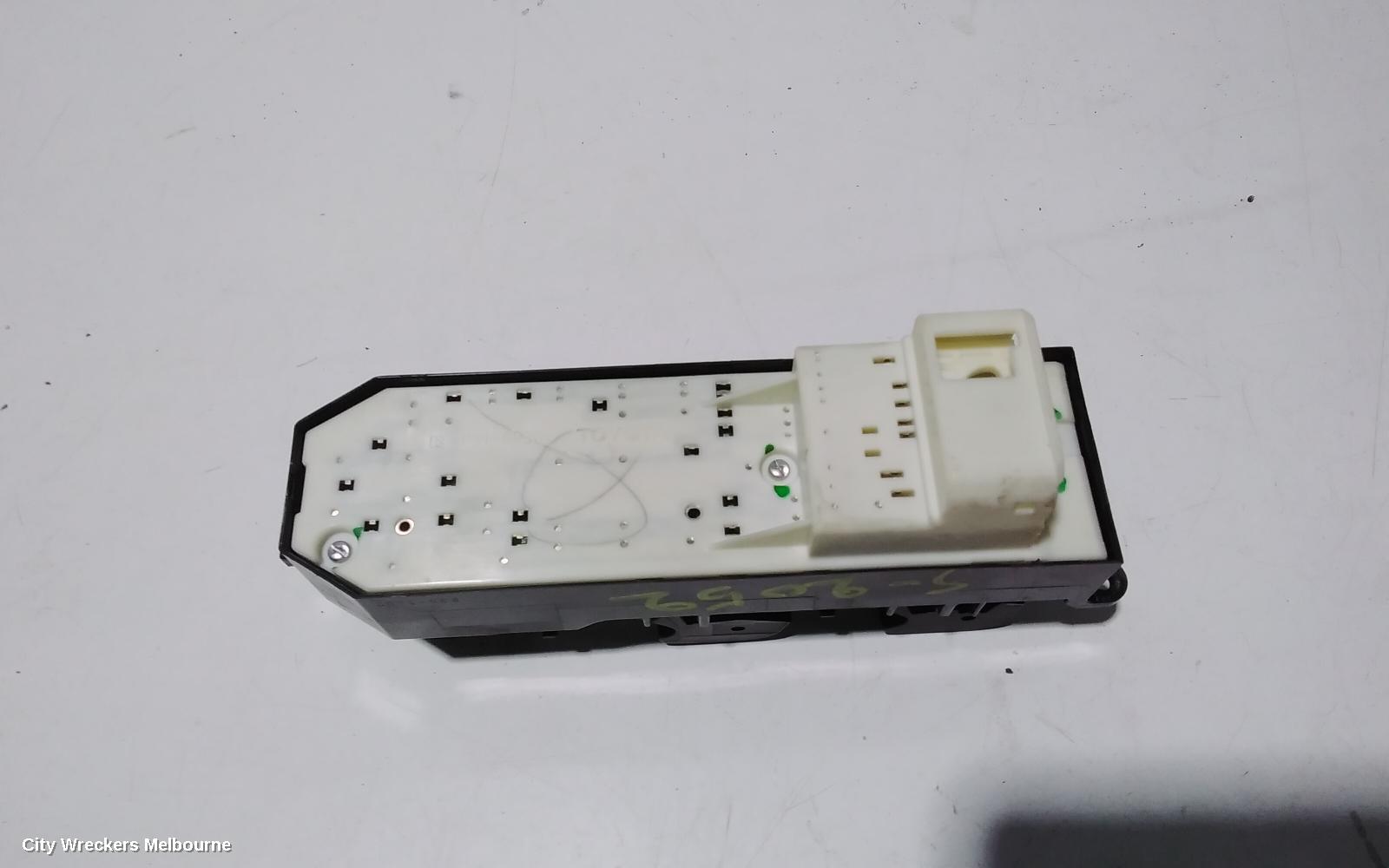 TOYOTA AURION PWR DR WIND SWITCH, RH FRONT (MASTER SWITCH), GSV40R, 10/2006 - 03/2012