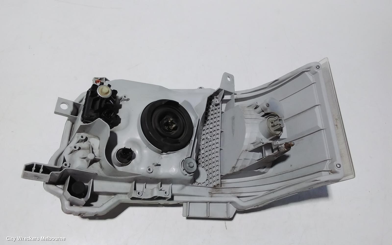 TOYOTA HIACE RIGHT HEADLAMP, TRH/KDH, LWB/SWB, 12/2013 - 04/2019