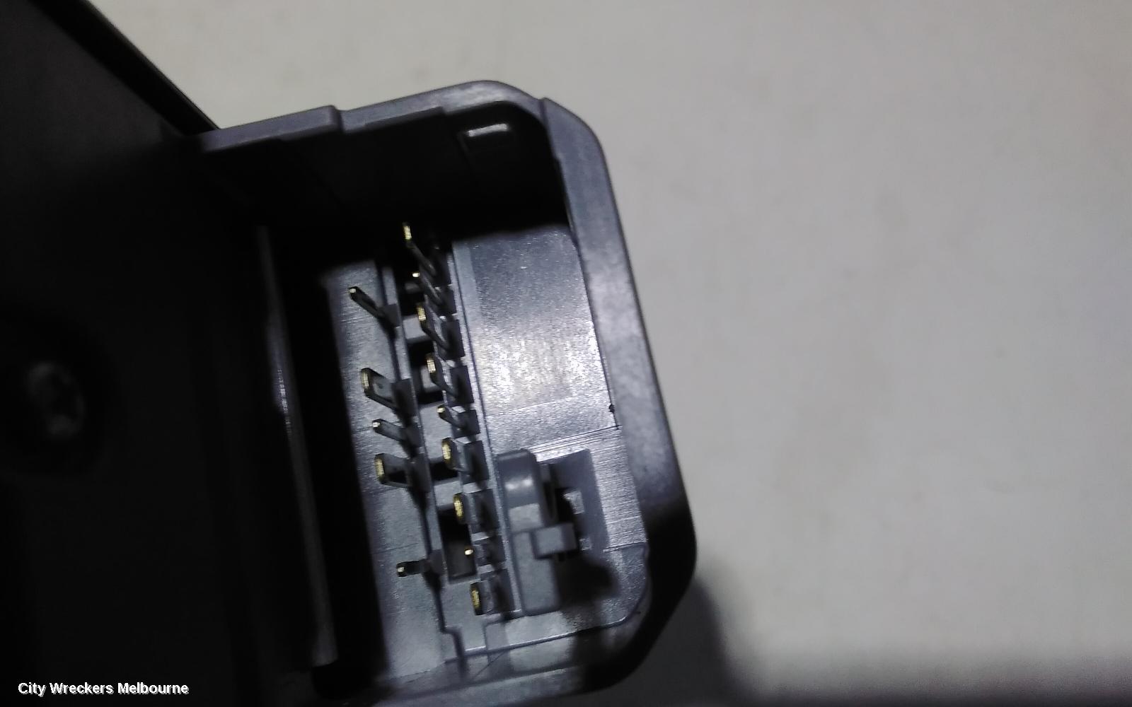 TOYOTA HIACE PWR DR WIND SWITCH, RH FRONT (MASTER SWITCH), TRH/KDH, 03/2014 - 04/2019