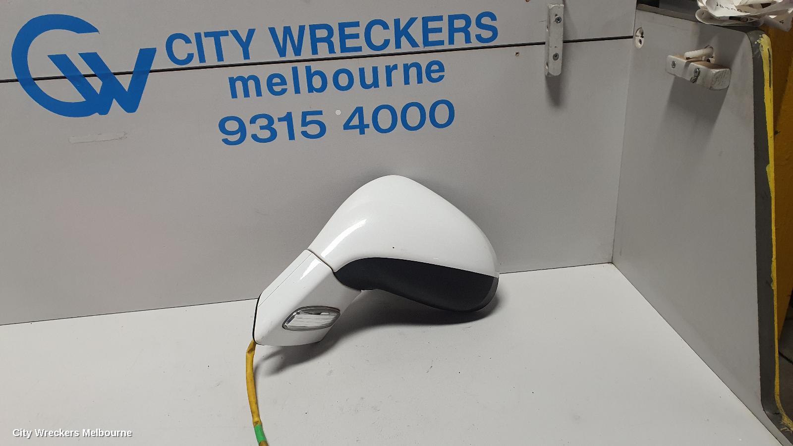 PEUGEOT 308 LEFT DOOR MIRROR, T7, HATCH/WAGON, MANUAL FOLDING, 1 PLUG TYPE, 09/2007 - 12/2013