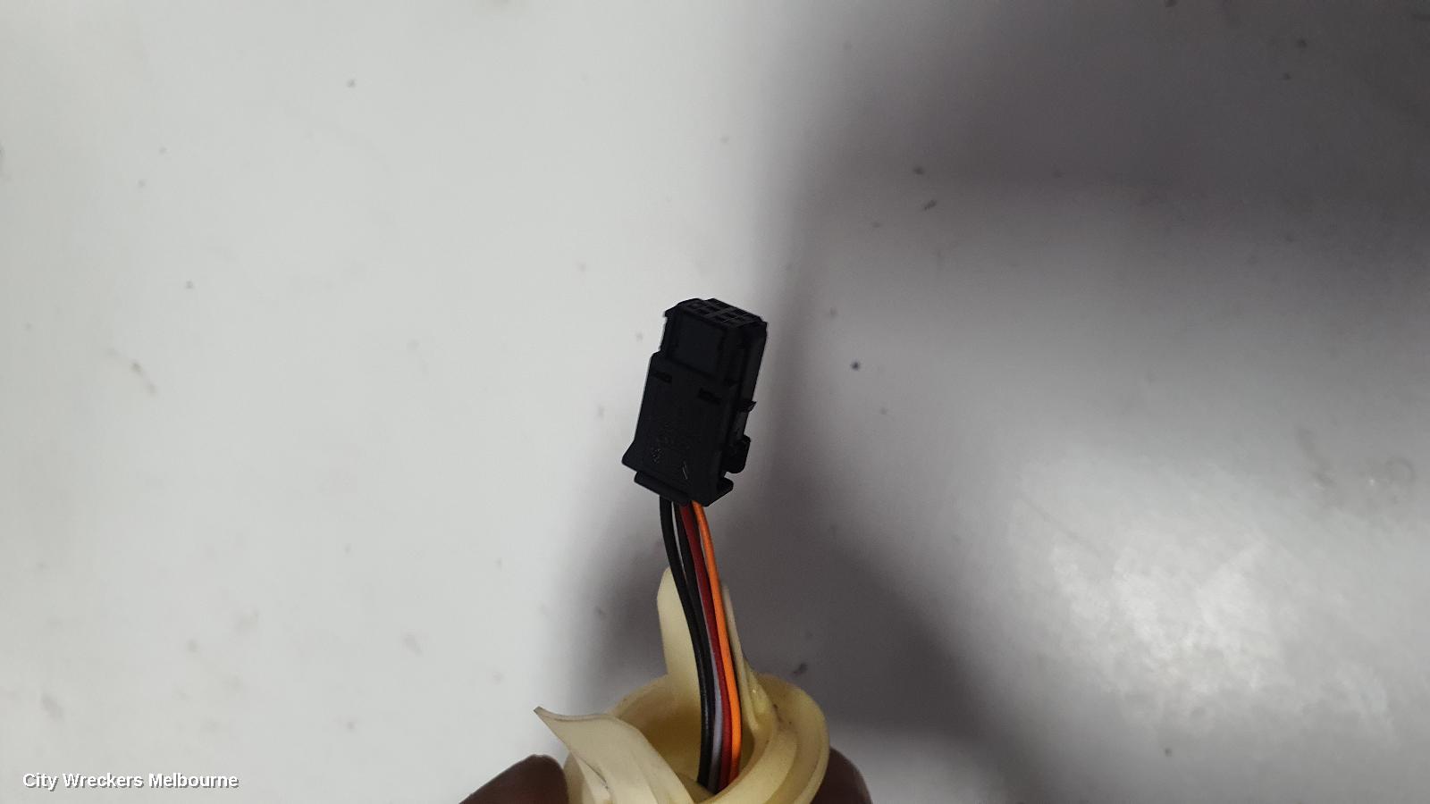 PEUGEOT 308 LEFT DOOR MIRROR, T7, HATCH/WAGON, MANUAL FOLDING, 1 PLUG TYPE, 09/2007 - 12/2013