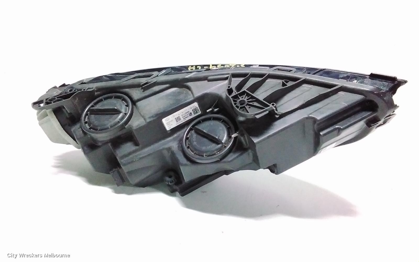 HOLDEN COMMODORE LEFT HEADLAMP, ZB, HALOGEN TYPE, 10/2017 - 12/2020