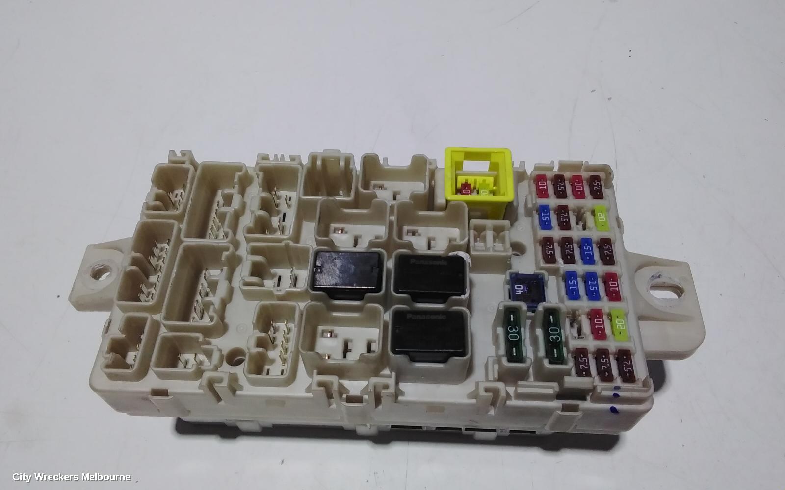 MITSUBISHI TRITON FUSE BOX, UNDER DASH, MQ, 04/2015 - 10/2018