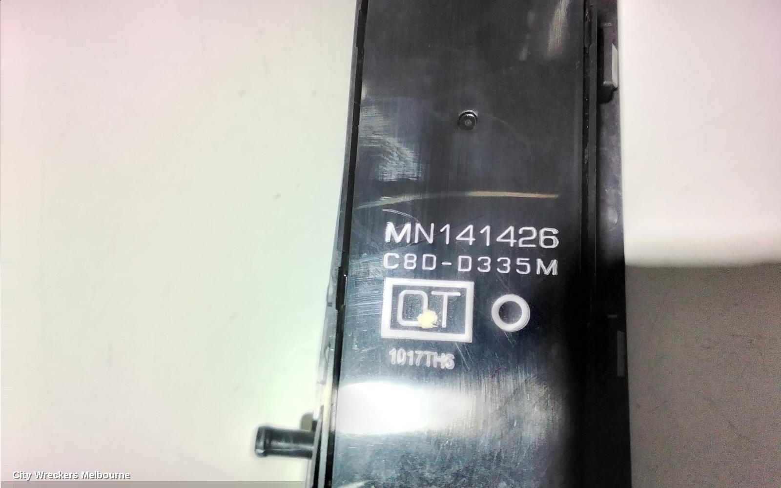 MITSUBISHI OUTLANDER PWR DR WIND SWITCH, RH FRONT (MASTERSWITCH), ZG, 11/2006 - 09/2009