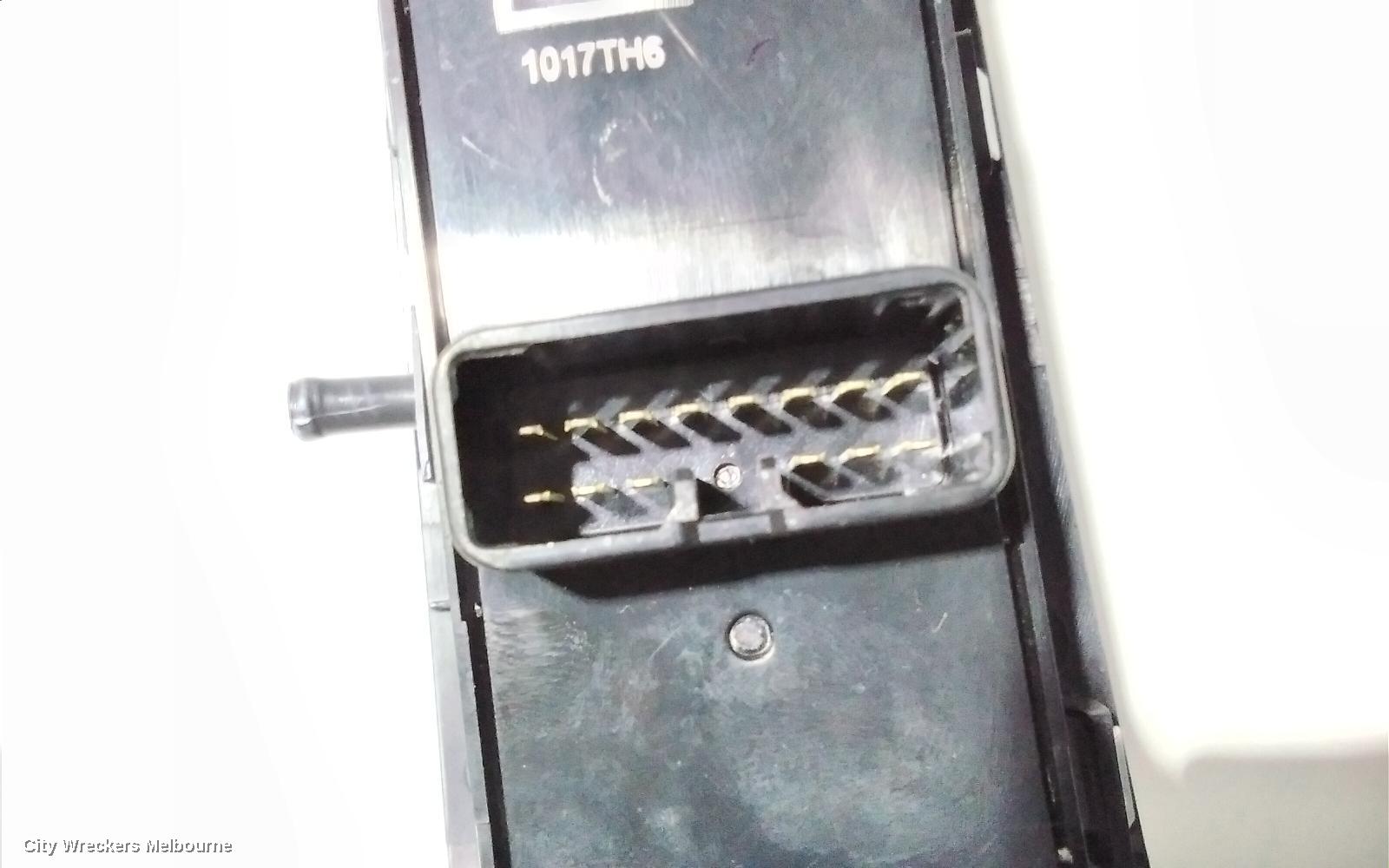 MITSUBISHI OUTLANDER PWR DR WIND SWITCH, RH FRONT (MASTERSWITCH), ZG, 11/2006 - 09/2009