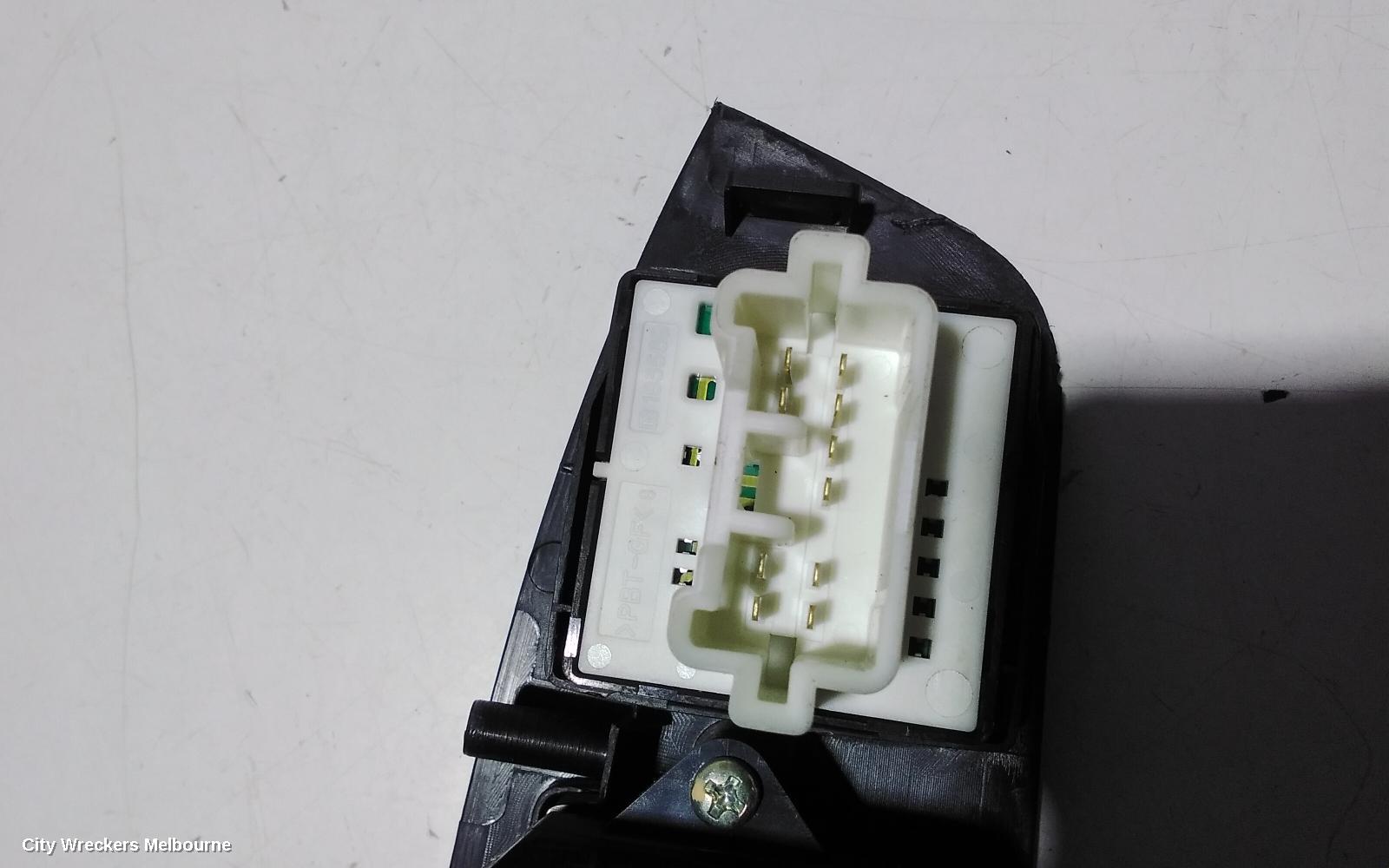 MITSUBISHI OUTLANDER PWR DR WIND SWITCH, RH FRONT (MASTERSWITCH), ZG, 11/2006 - 09/2009