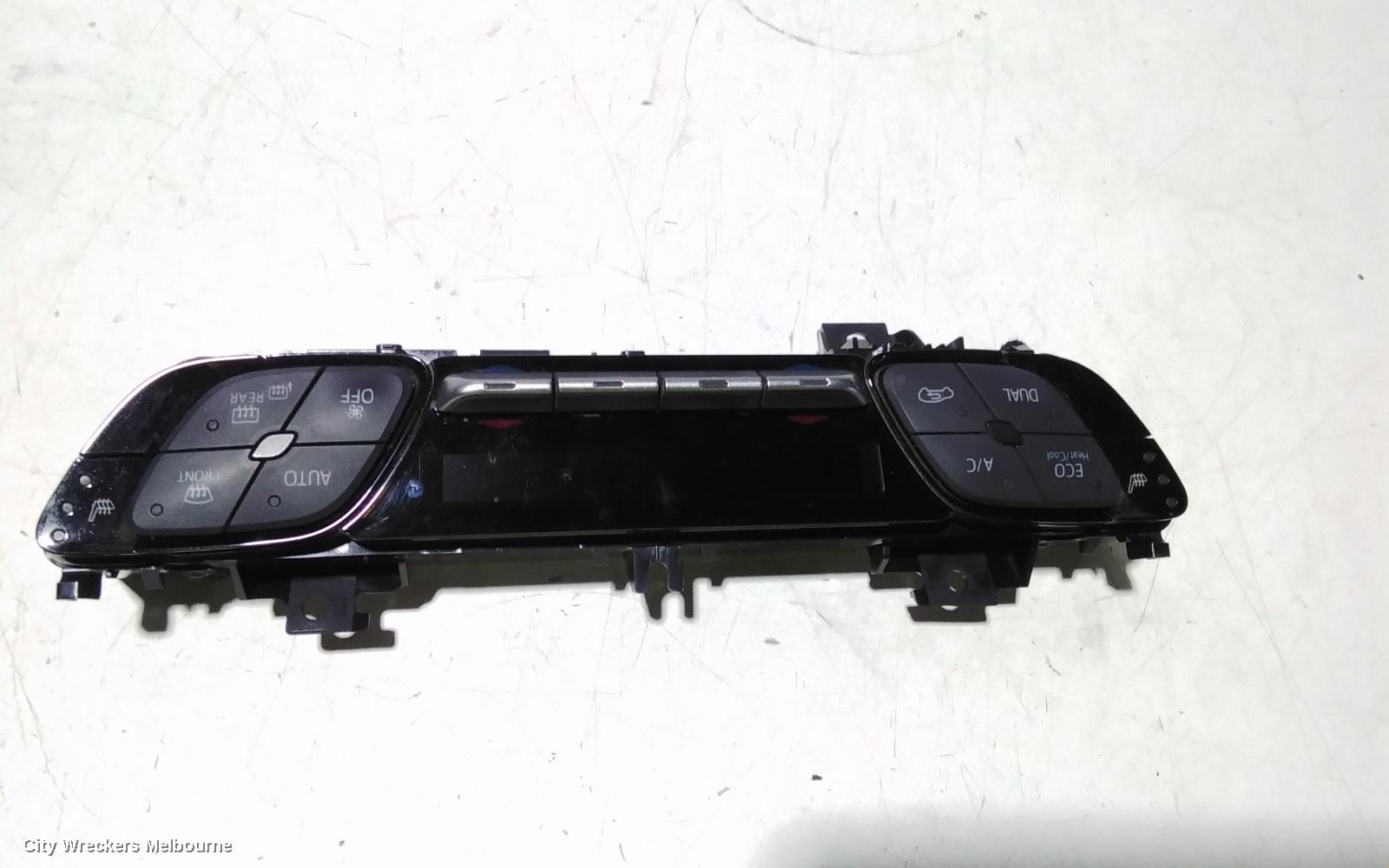 TOYOTA C-HR HEATER/AC CONTROLS, DUAL ZONE CLIMATE CONTROL TYPE, NGX10R/NGX50R/ZYX10R, 12/2016 ONWARDS
