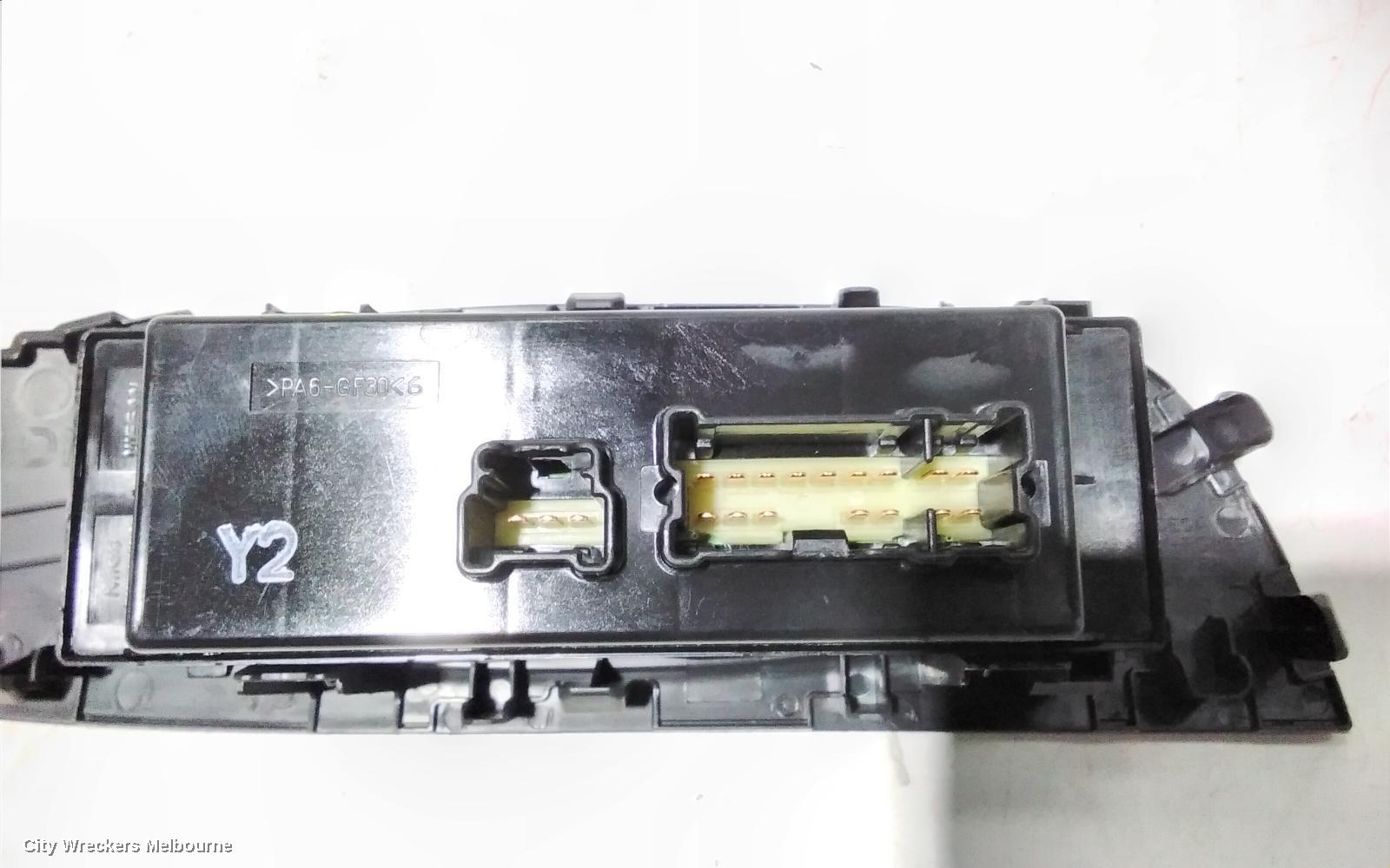 NISSAN XTRAIL PWR DR WIND SWITCH, RH FRONT (MASTER SWITCH), T32, 02/2014 ONWARDS