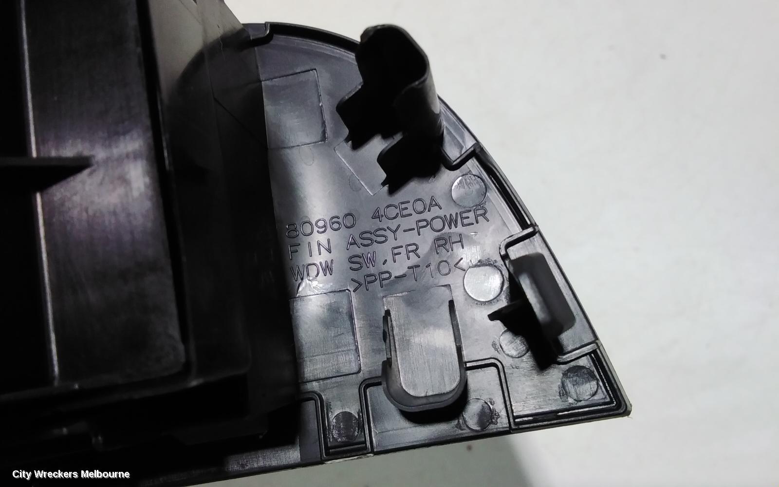 NISSAN XTRAIL PWR DR WIND SWITCH, RH FRONT (MASTER SWITCH), T32, 02/2014 ONWARDS