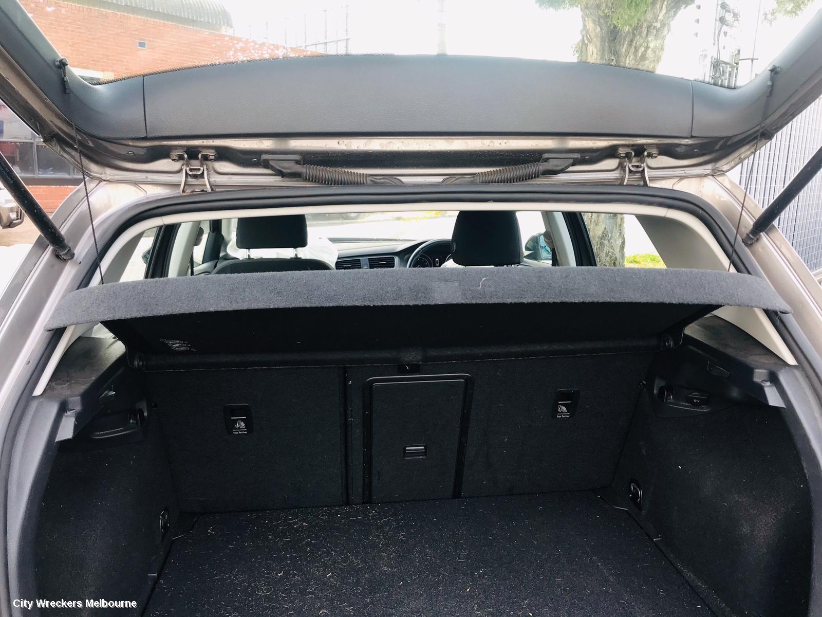 VOLKSWAGEN GOLF RIGHT GUARD LINER, GEN 6, HATCH/CABRIO, 12/2008 - 01/2016