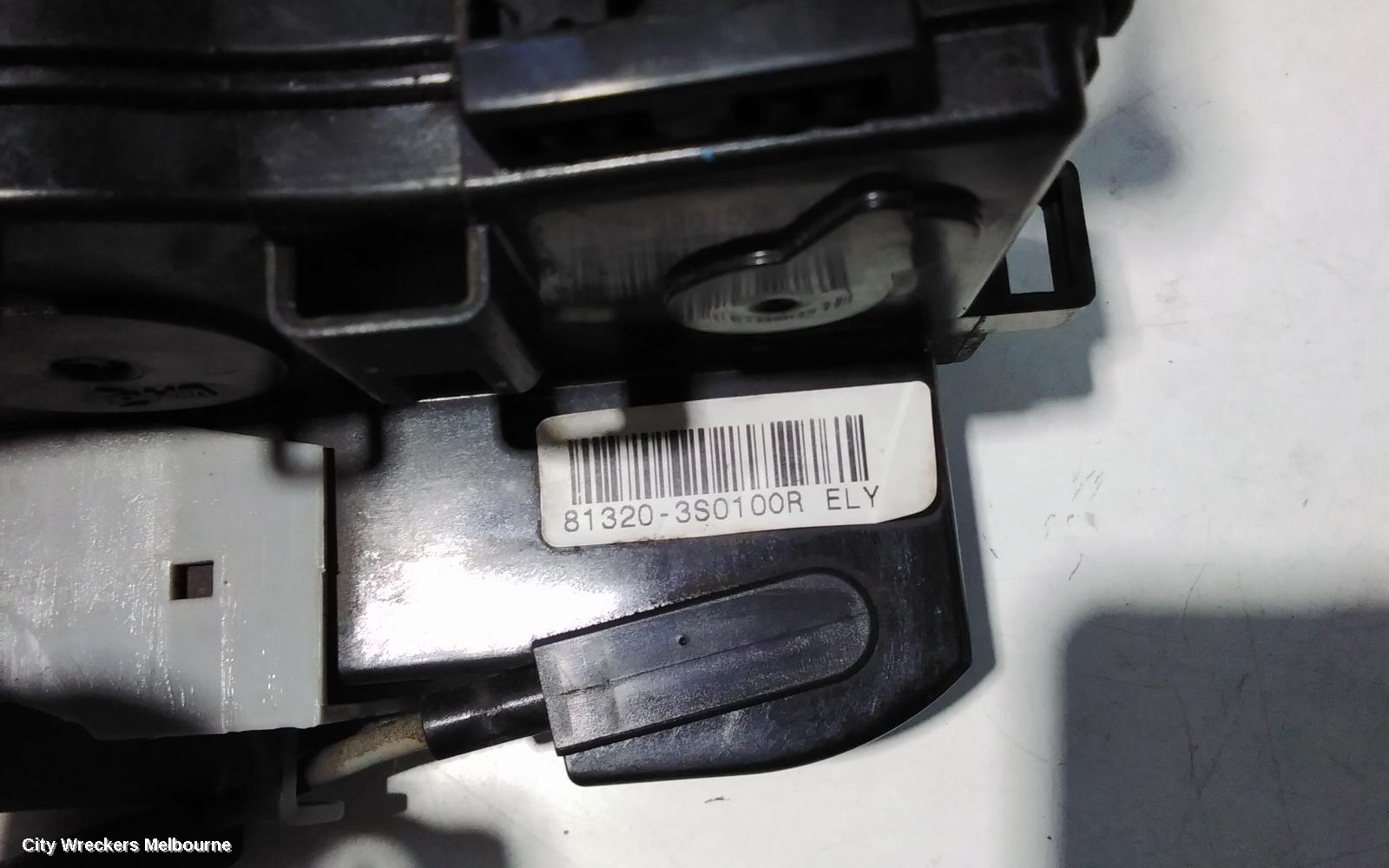 HYUNDAI I45 DOOR/BOOT/GATE LOCK, RIGHT FRONT DOOR LOCK, YF, 02/2010 - 04/2014