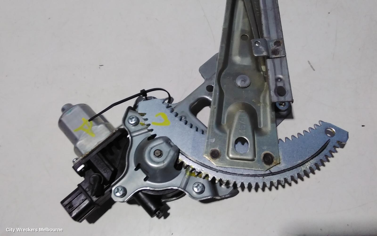 MITSUBISHI OUTLANDER LEFT FRONT WINDOW REG/MOTOR, ZG-ZH, POWER, 11/2006 - 10/2012