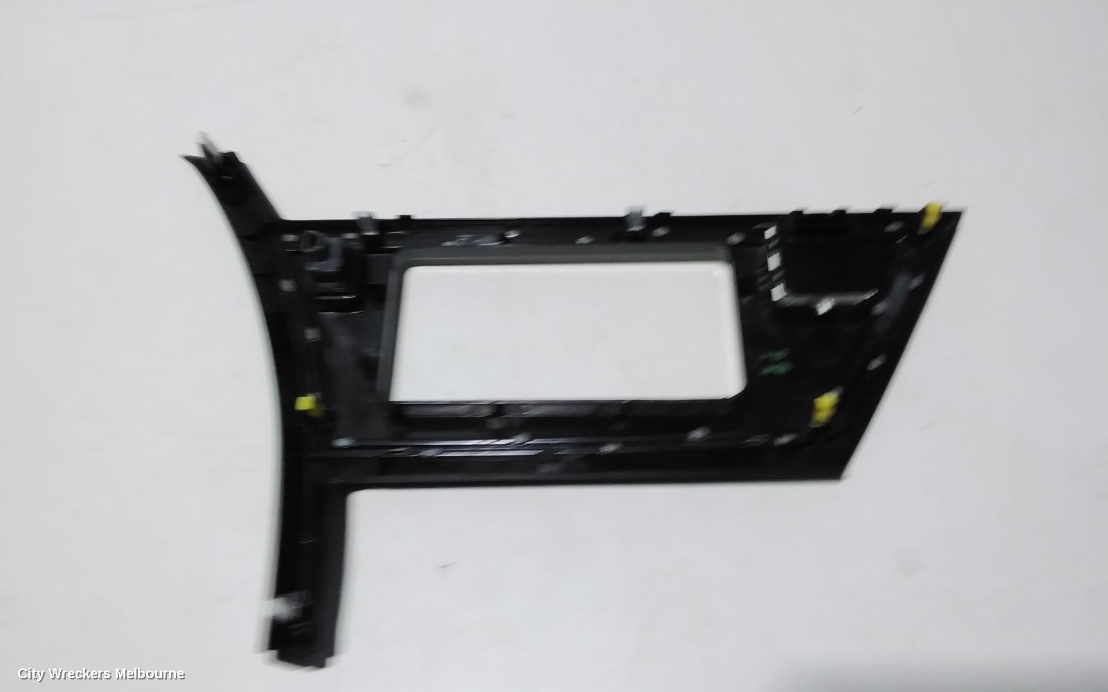 TOYOTA COROLLA, ZRE182R 10/2012 - 06/2018, FACIA : 92524