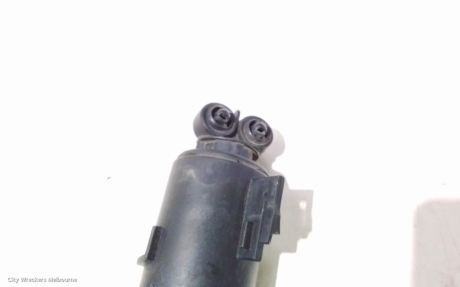 AUDI A4 WASHER JET, B8 8K, 04/2008 - 06/2012