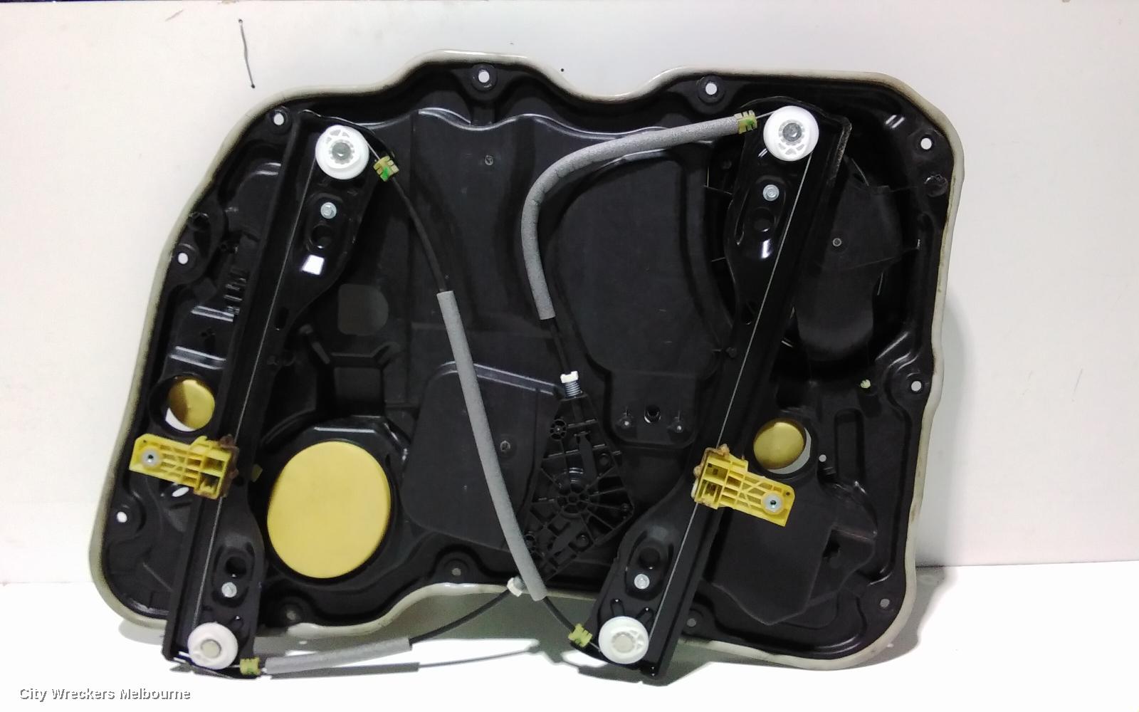 JEEP CHEROKEE LEFT FRONT WINDOW REG/MOTOR, KL, 02/2014 ONWARDS