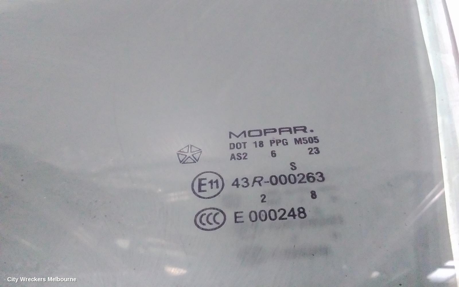 CHRYSLER 300C LEFT FRONT DOOR WINDOW, 11/2005 - 12/2011