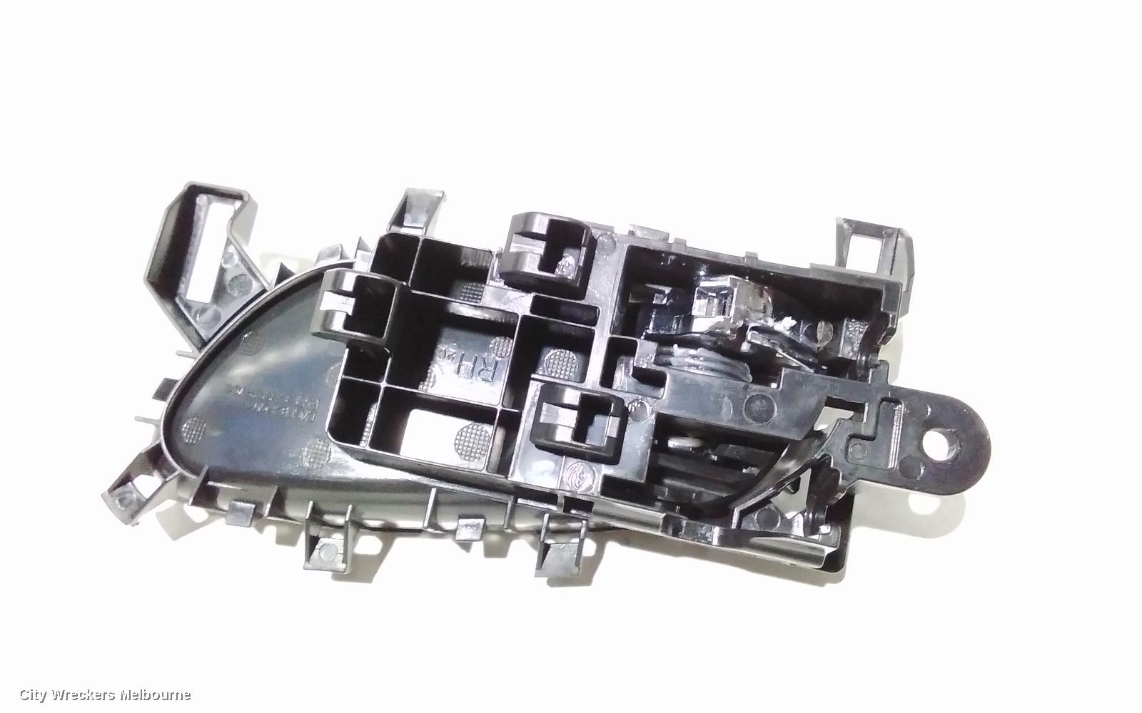 NISSAN XTRAIL DOOR HANDLE, INNER, RH FRONT, T32, 02/2014 ONWARDS