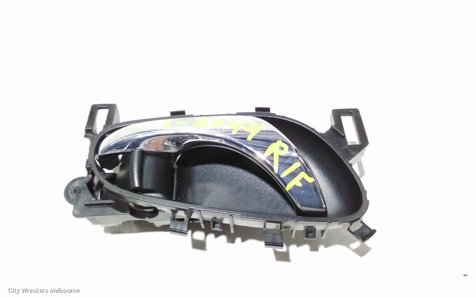 NISSAN XTRAIL DOOR HANDLE, INNER, RH FRONT, T32, 02/2014 ONWARDS