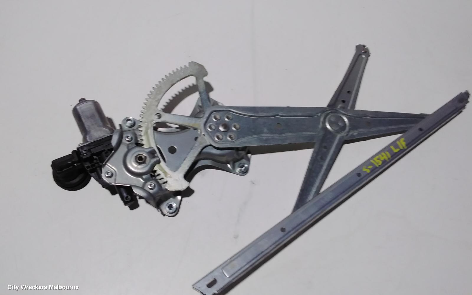 TOYOTA PRIUS LEFT FRONT WINDOW REG/MOTOR, NHP10R, PRIUS C, 03/2012 - 03/2020