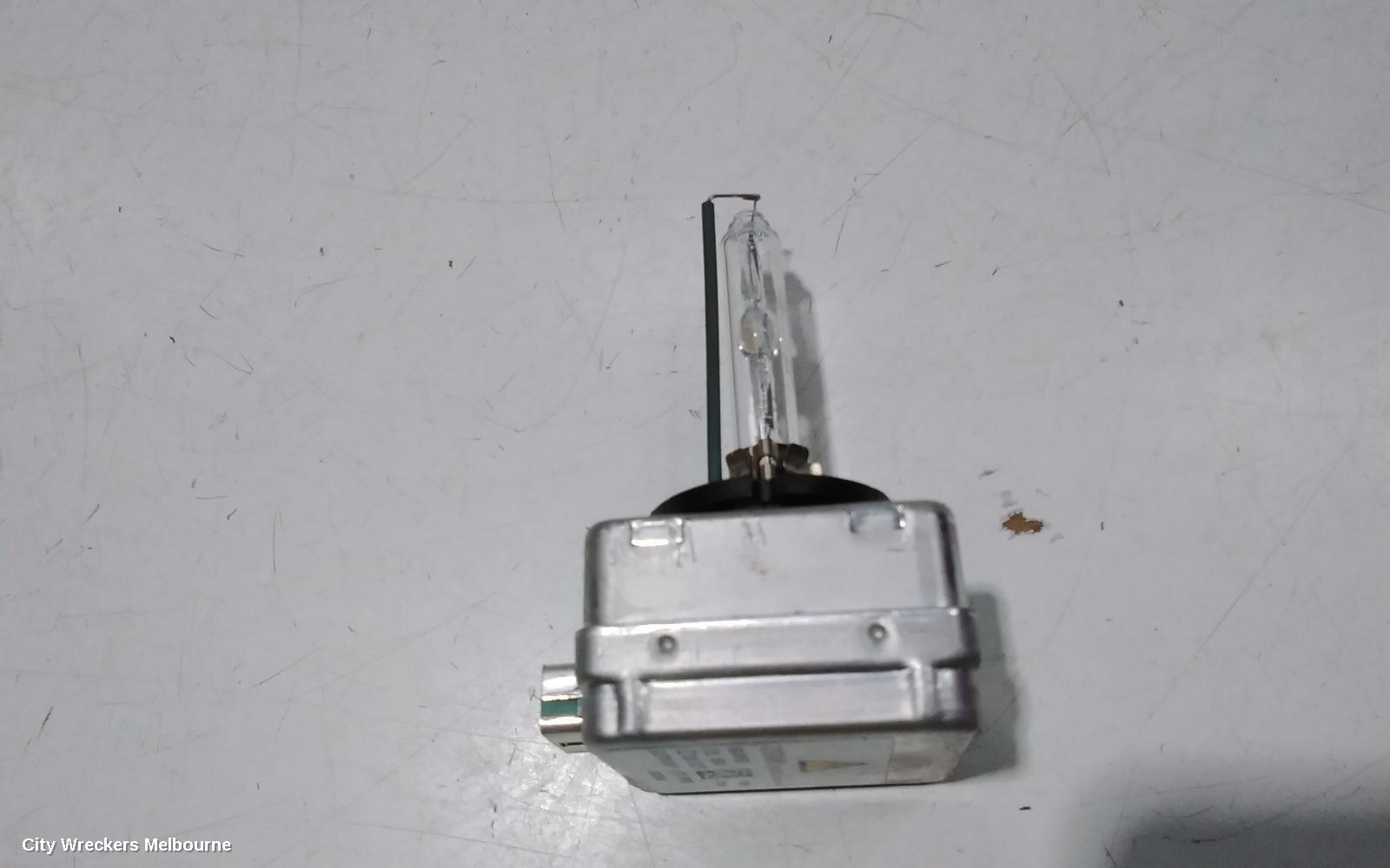 JEEP GRANDCHEROKEE, WK, 10/2010 - 02/2022, RH XENON MOUDEL & BULB : 92676