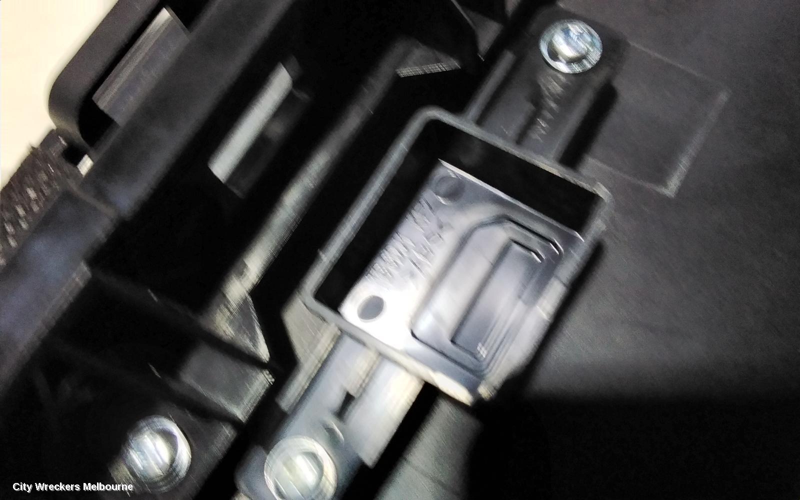 KIA SORENTO GLOVE BOX, UM, 03/2015 - 02/2020