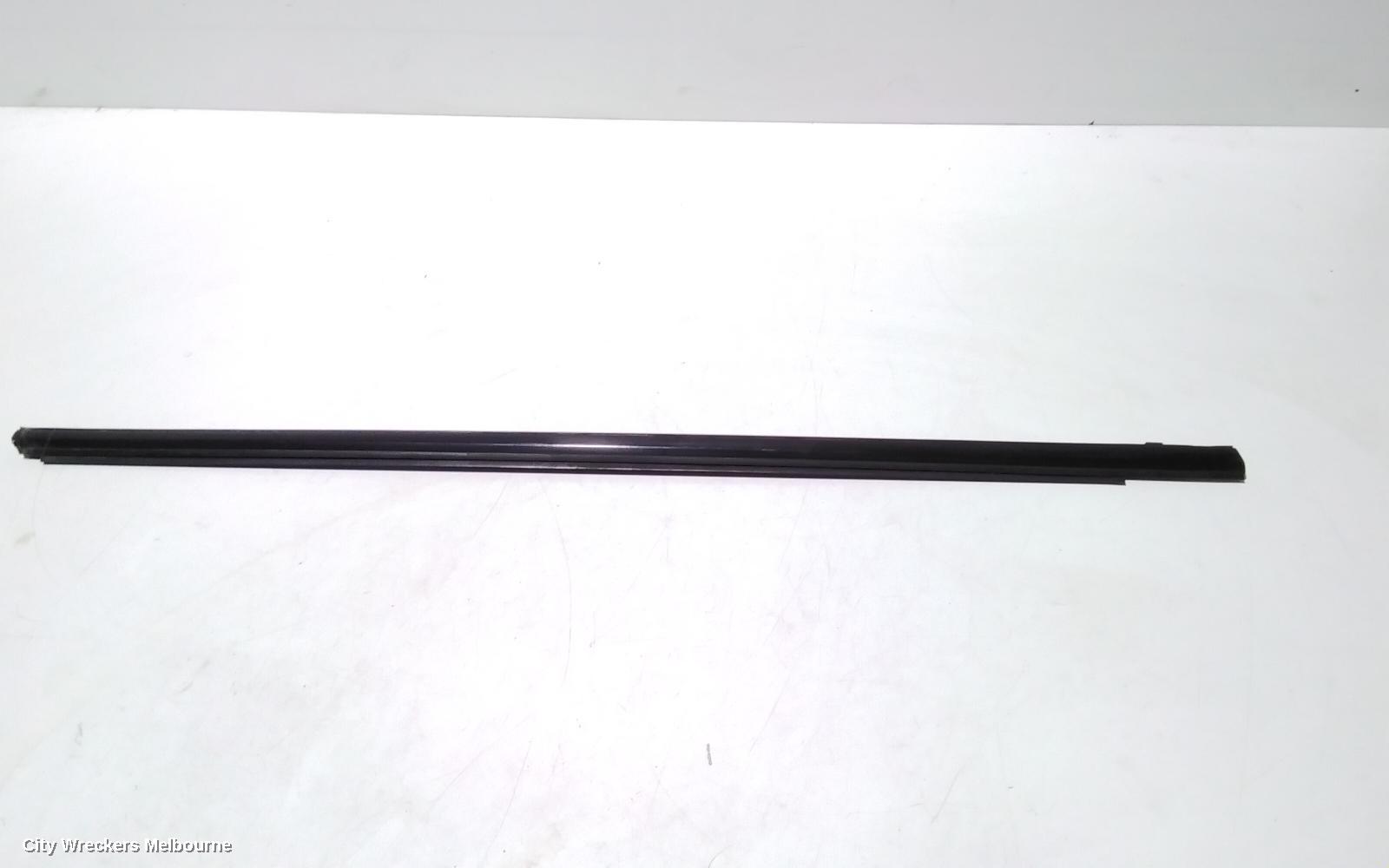 SUBARU XV DOOR MOULD, DOOR BELT ~ THE ONE UNDER THE WINDOW GLASS !!: 92709, G4X, 08/2011 - 04/2017