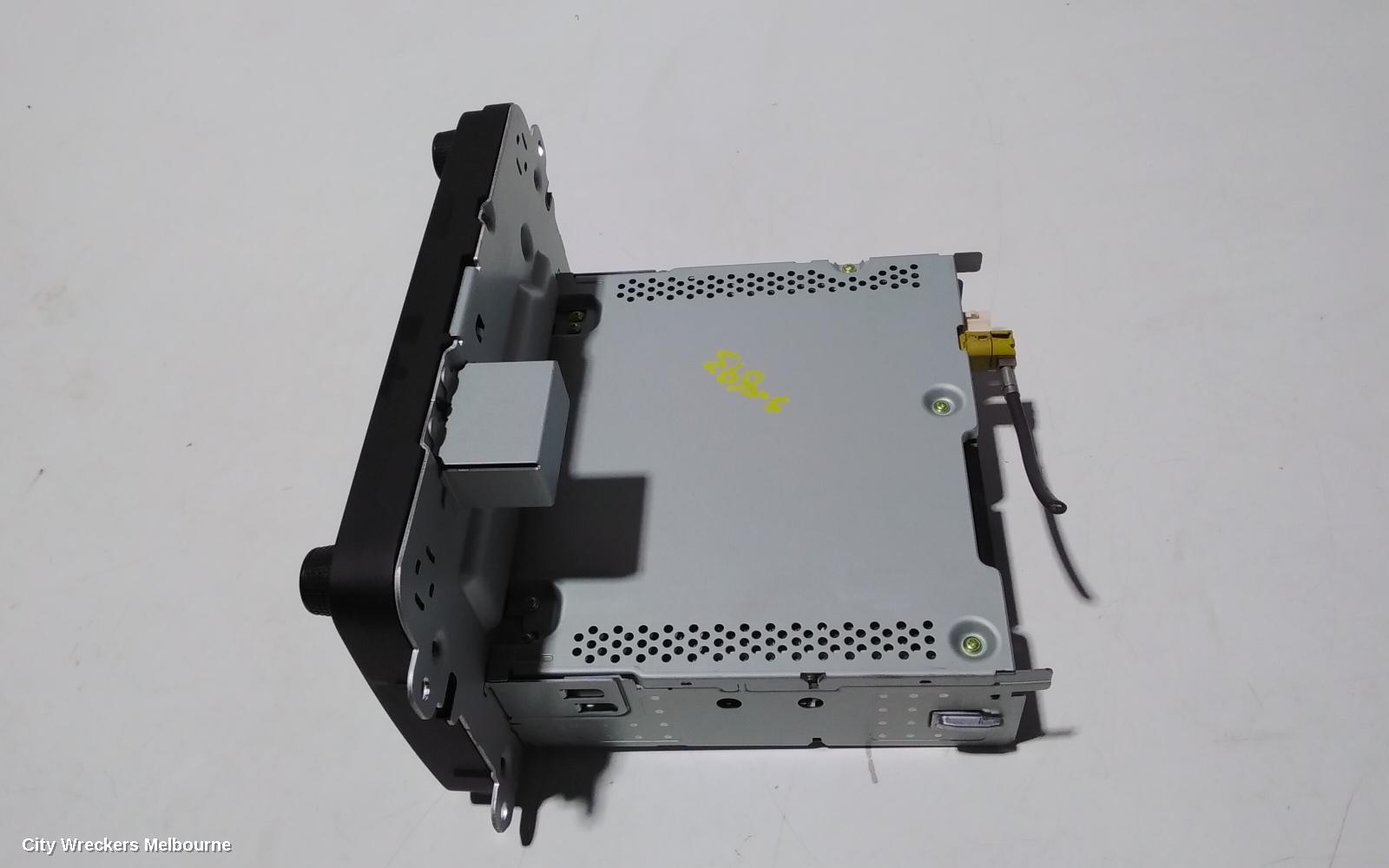 VOLKSWAGEN TRANSPORTER RADIO/CD/DVD/SAT/TV, DISPLAY COMPOSITION COLOUR, 5IN, T6, 07/2015 - 07/2020