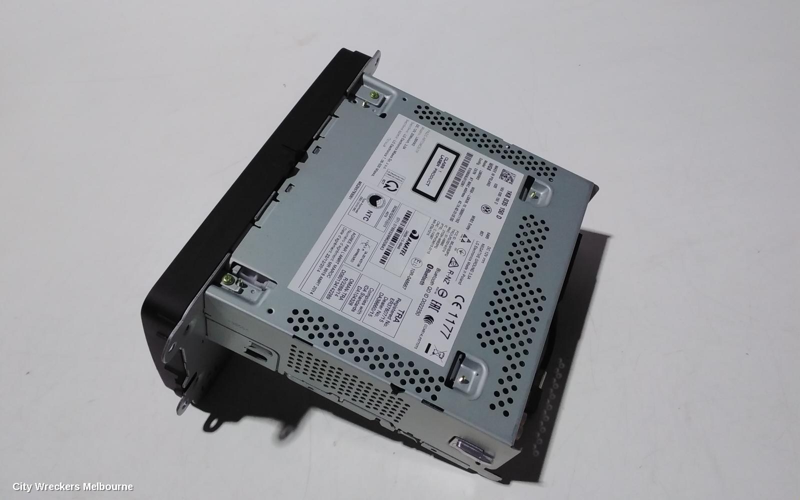 VOLKSWAGEN TRANSPORTER RADIO/CD/DVD/SAT/TV, DISPLAY COMPOSITION COLOUR, 5IN, T6, 07/2015 - 07/2020