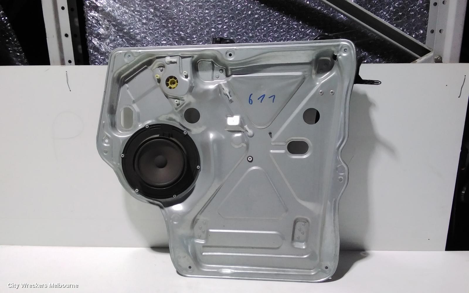VOLKSWAGEN TRANSPORTER RIGHT FRONT WINDOW REG/MOTOR, T6, 07/2015 - 08/2024
