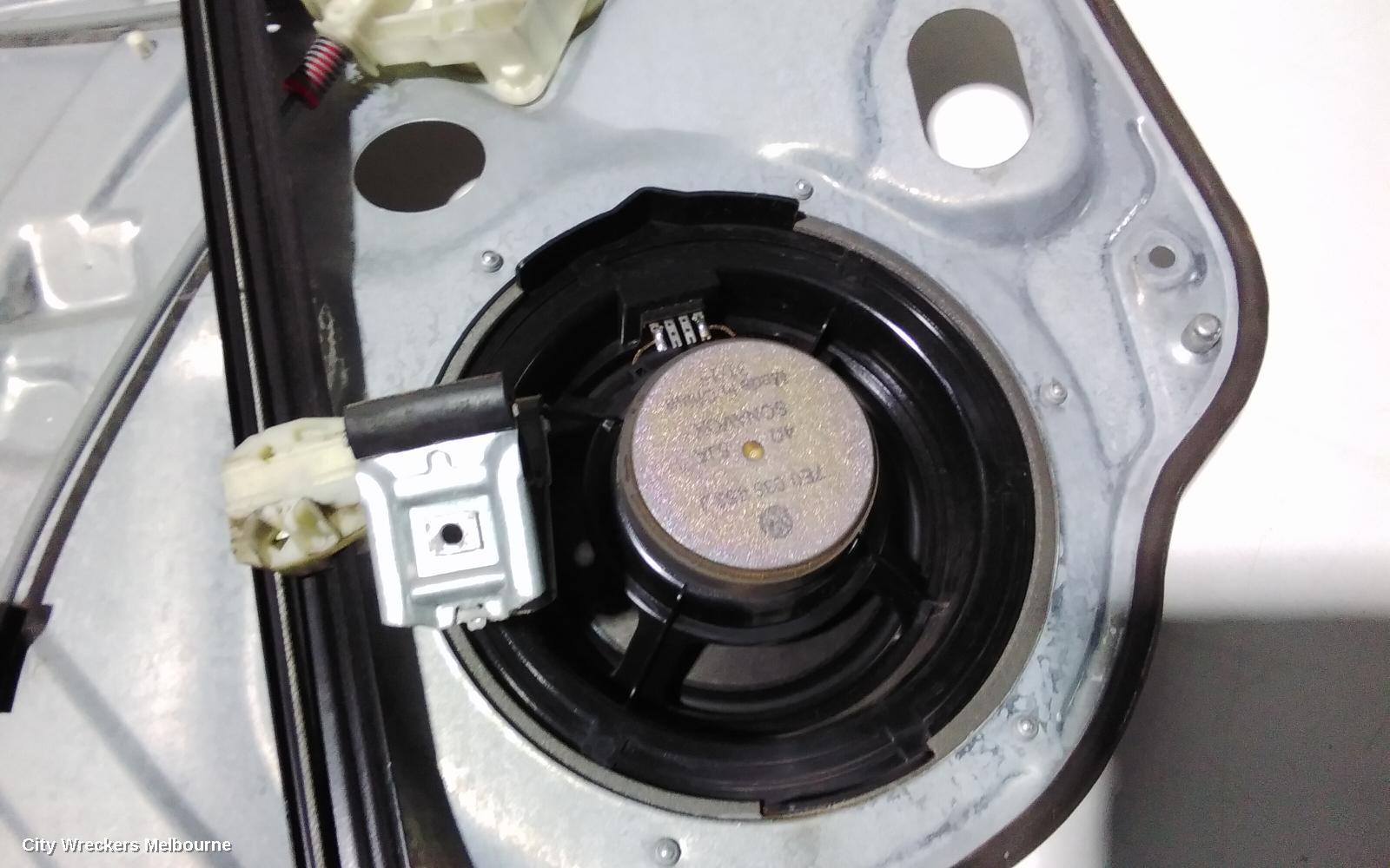 VOLKSWAGEN TRANSPORTER RIGHT FRONT WINDOW REG/MOTOR, T6, 07/2015 - 08/2024