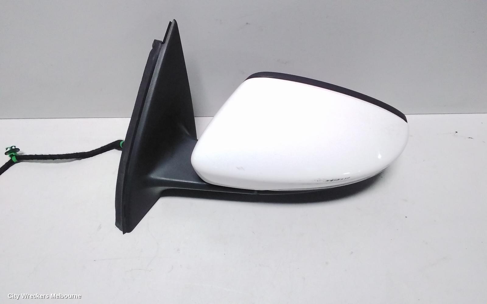 VOLKSWAGEN PASSAT LEFT DOOR MIRROR, 3C/MK6 B7, MANUAL FOLD, NON LANE CHANGE ASSIST TYPE (6XU/7Y0), 09/2010 - 05/2015