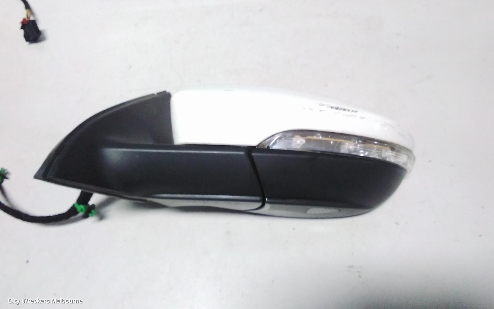 VOLKSWAGEN PASSAT LEFT DOOR MIRROR, 3C/MK6 B7, MANUAL FOLD, NON LANE CHANGE ASSIST TYPE (6XU/7Y0), 09/2010 - 05/2015
